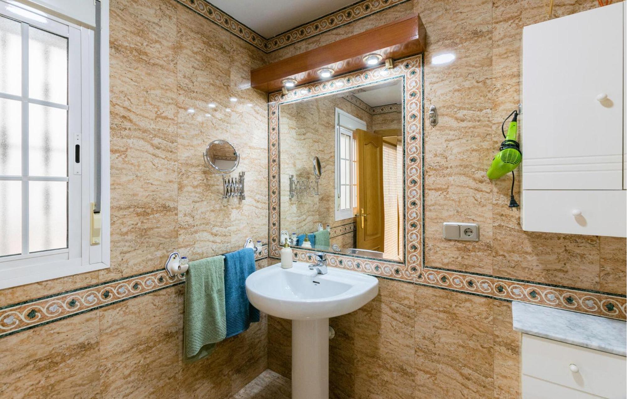 Cozy Apartment In Sevilla With Kitchen Екстериор снимка