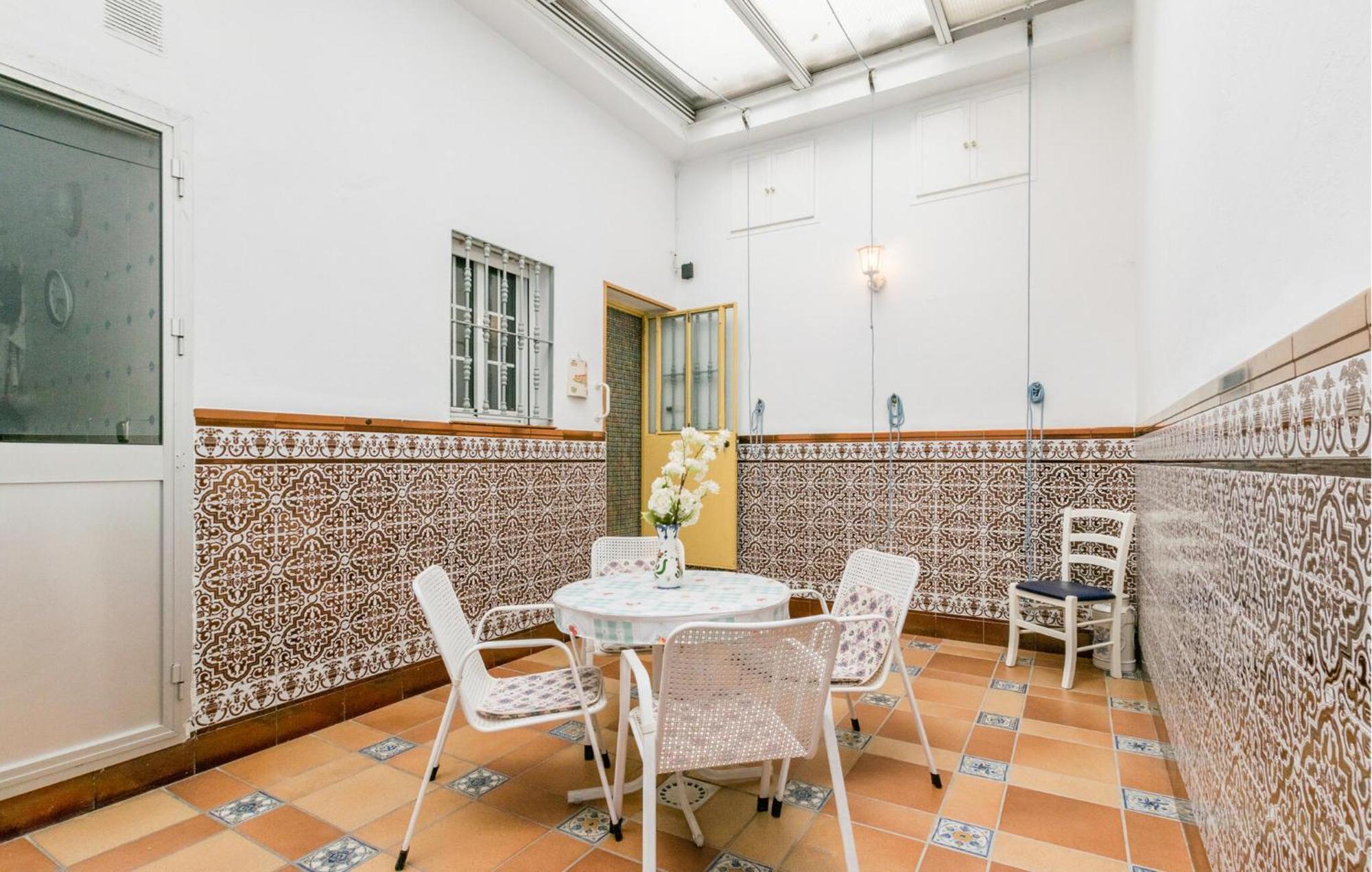 Cozy Apartment In Sevilla With Kitchen Екстериор снимка